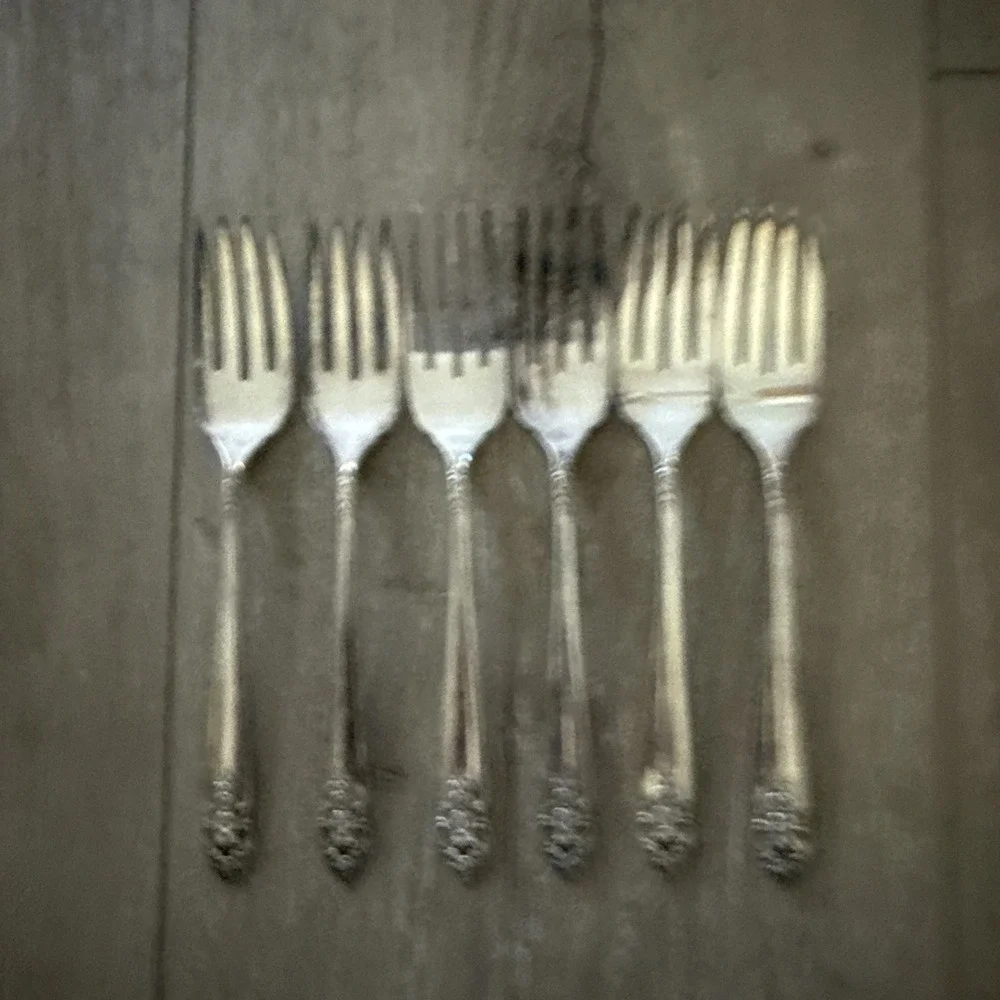 Set of 6 Oneida DISTINCTION Salad Forks Silver Plate Prestige 1951 Flatware